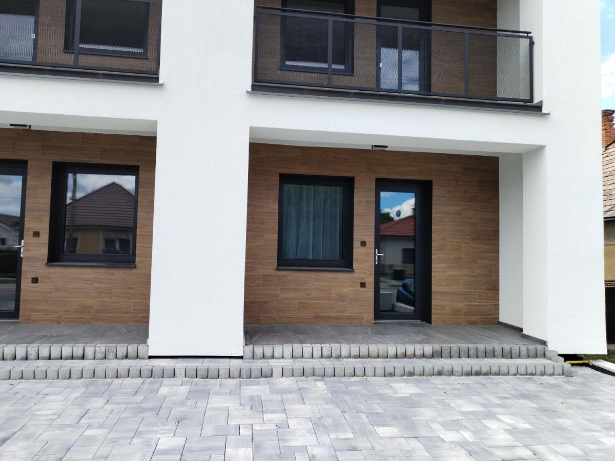 Apartman Pri Parku Solcany Exterior photo